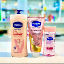 3 Packs Vaseline Set UV Extra Brightening Even Tone Body Lotion + Dewway Radiance Serum + Vaseline Body Oil for Glowing Skin, with Vitamin B3 - 500ml For Radiant Looking Skin Vaseline Body Lotion