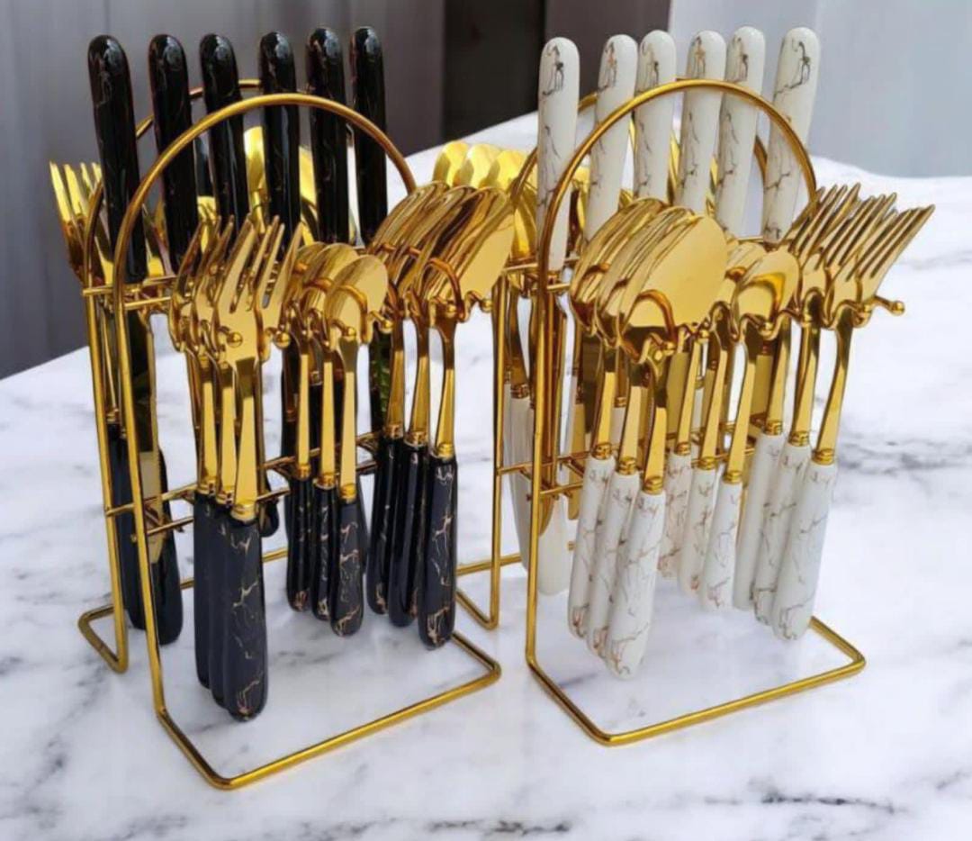 ▶️24pcs Marble Golden Cutlery  Set With a Golden Holder.
▶️It Comprises:                                     ✔️6 Pcs Marble Golden Butter Knife
✔️6 Pcs Marble Golden Long Tea Spoon 
✔️6 Pcs Marble Gol