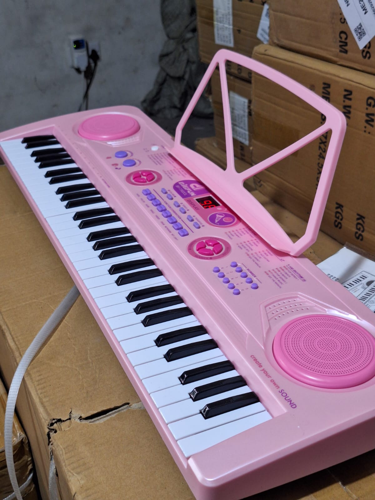 🎵【Multiple Connectivity Available】🎶Professional  piano with  in built battery🎵Electric piano has 61 sensitive full-weighted keys to replicate the real piano experience, makes you change volume depe