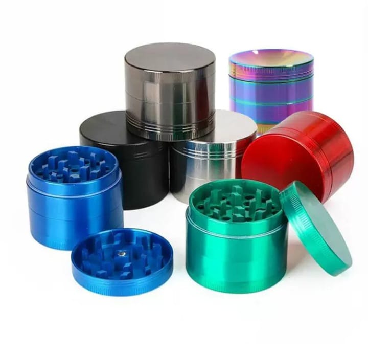 Premium  4 layer dry herbs Manual Grinder Durable, Smooth Grinding, Compact & Portable
