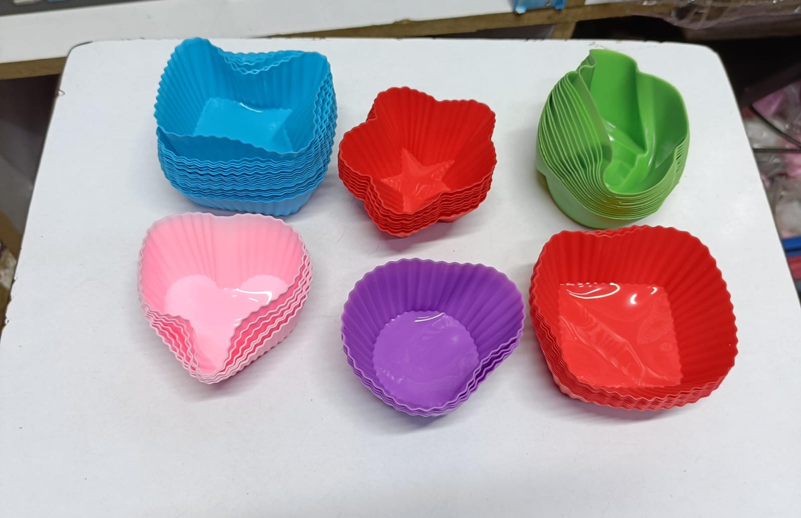 Restocked💥💥💥 12 pcs re useable Silicone cup cake mold
