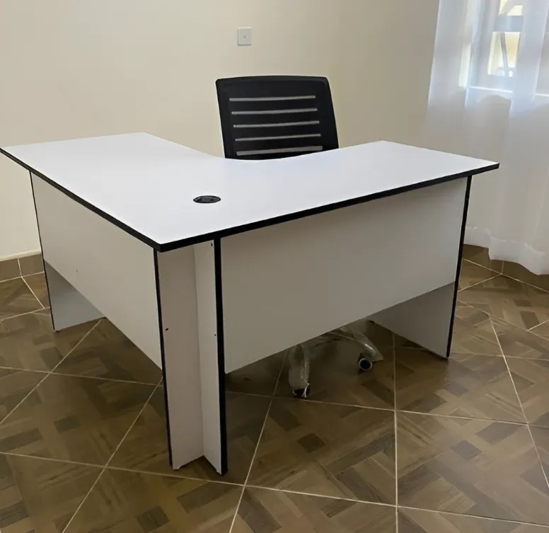 Office Desk 1.5 Metre White 3 Drawers 1 Key Lock  Durable Comfortable For Home Office White
