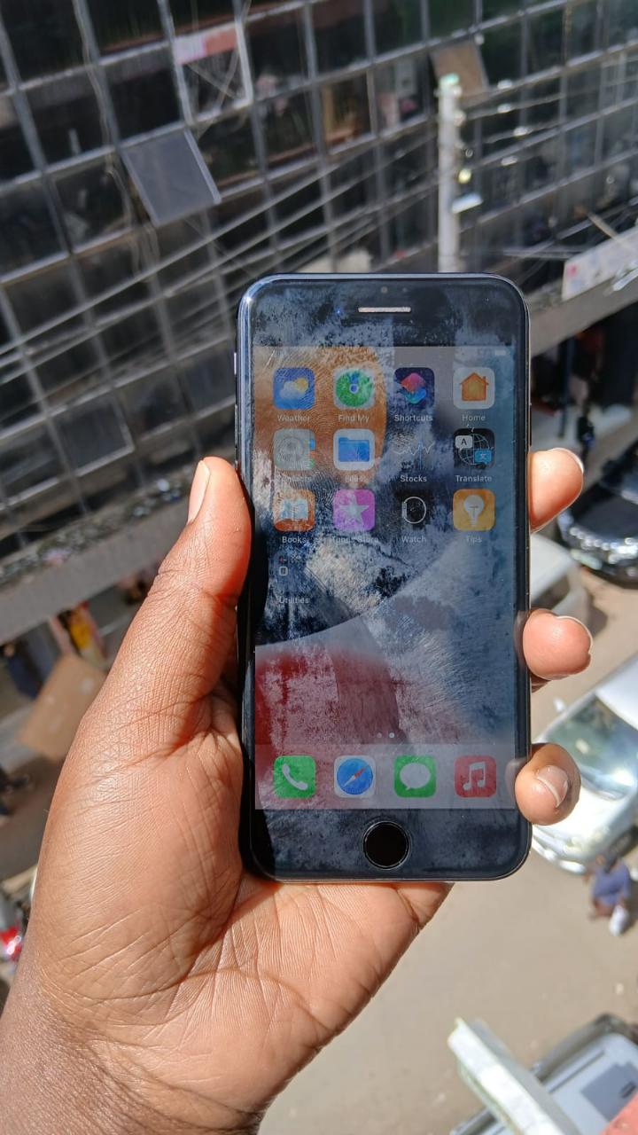 Iphone 7 128gb + Free aldeepo neckband +free cover