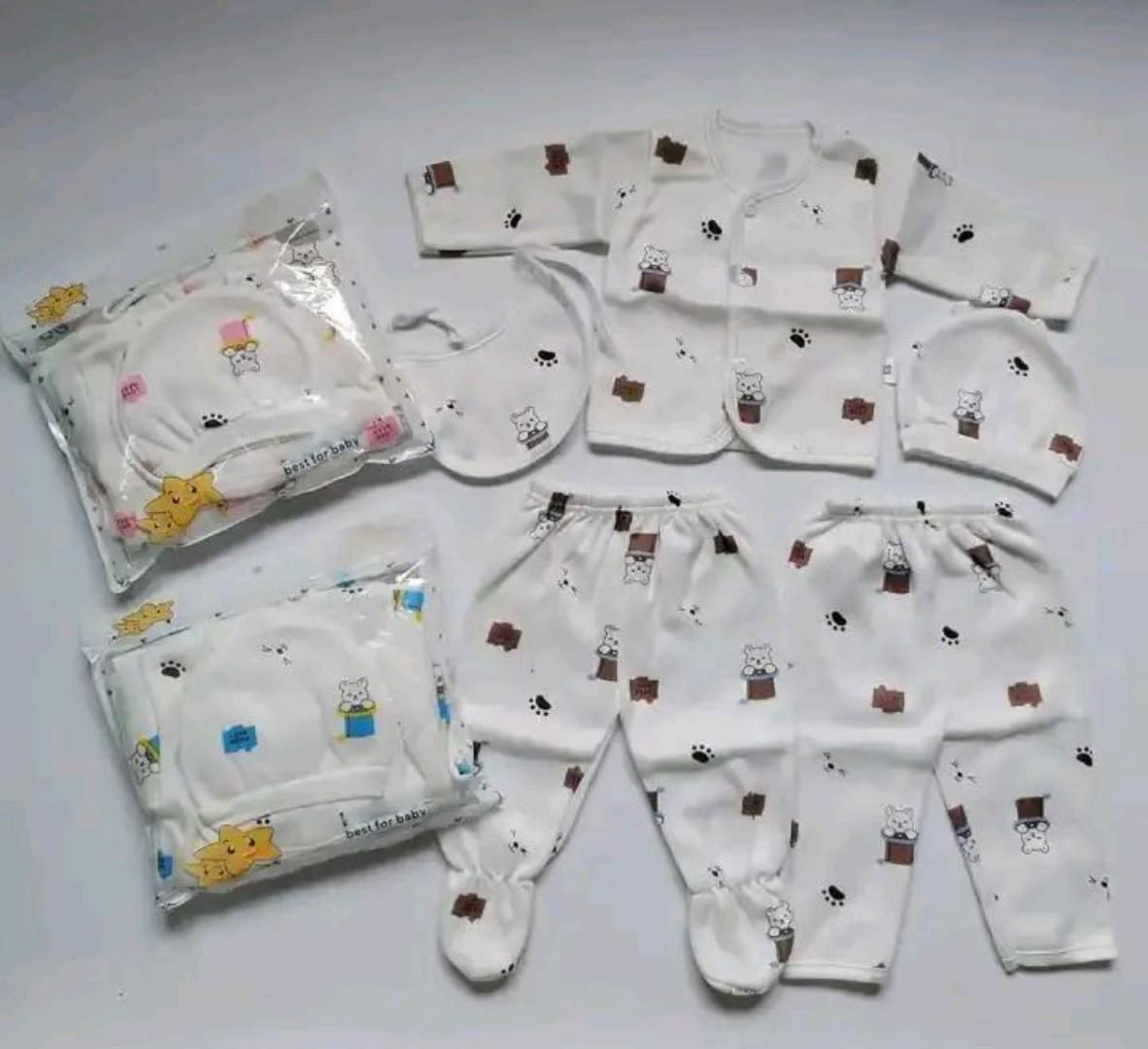 COMPLETE HOSPITAL NEWBORN RECEIVING PACKAGE::5 in 1 diapers bag+Warm woolen Baby blanket+White dotted wrapper+5 in 1 baby suit+newborn vests + 3 socks+warm baby muffins with straps+ baby mittens