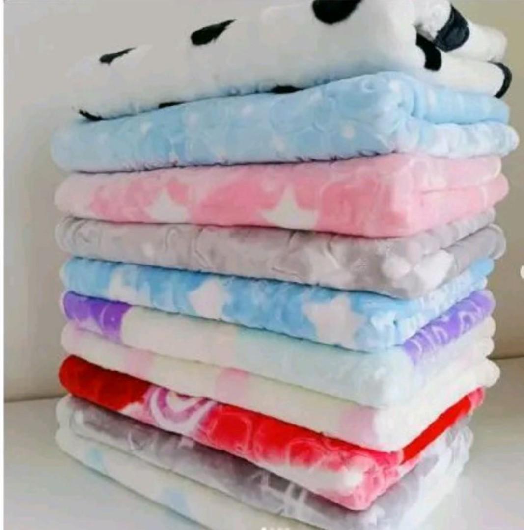 COMPLETE HOSPITAL NEWBORN RECEIVING PACKAGE::5 in 1 diapers bag+Warm woolen Baby blanket+White dotted wrapper+5 in 1 baby suit+newborn vests + 3 socks+warm baby muffins with straps+ baby mittens