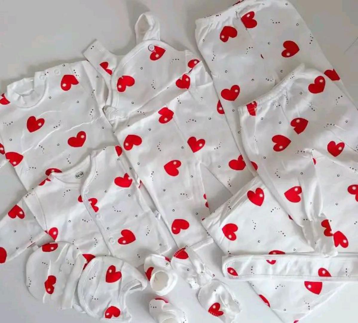 TODAY'S OFFER SALE Essential Baby receiving items (Diaper bag 5 in 1+ 6 vests+ 3 muffins+ wrapper+3 rompers+6 newborn socks + 1 baby suit 11pieces +baby blanket star fashion +1 bucket+ 1 bathing basin