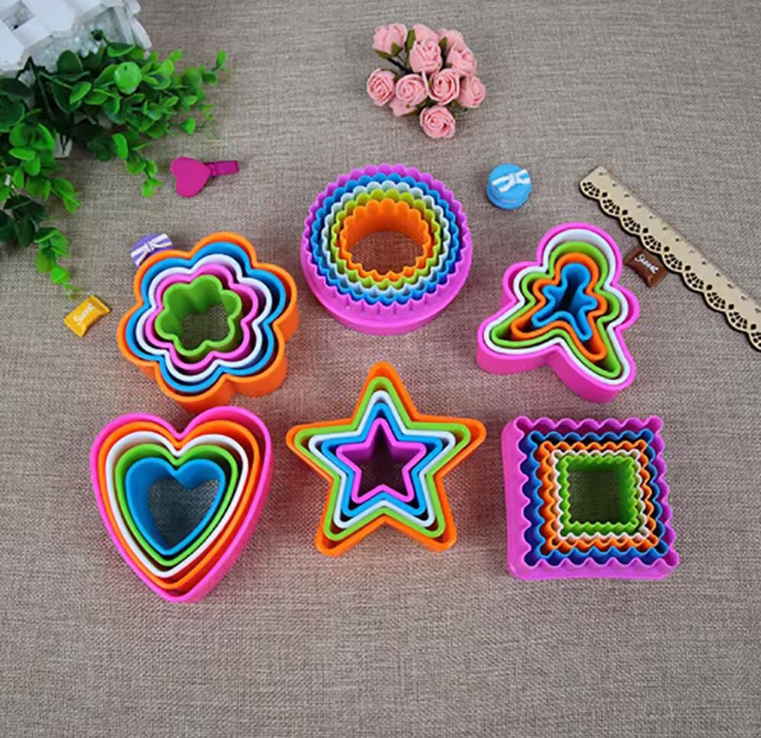 Cookie Cutter & Shaper Plastic/Silicone  ( Sold Per Set) – Single Shape Baking Mold , Non-Stick Flexible Dough Cutter for Cookies, Fondant, Biscuit & Pastry Decorating Tool