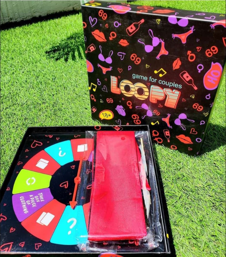 Loopy Couples Adult Conversation Card Game 150–210 Relationship Building Cards for Date Nights Communication Intimacy and Fun Activities for Couples Ages 18+