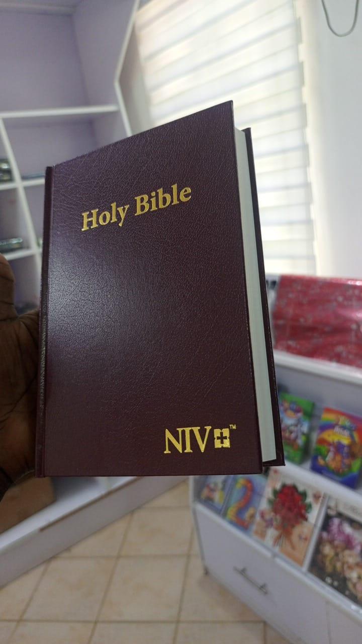 NIV BIBLE HARD COVER