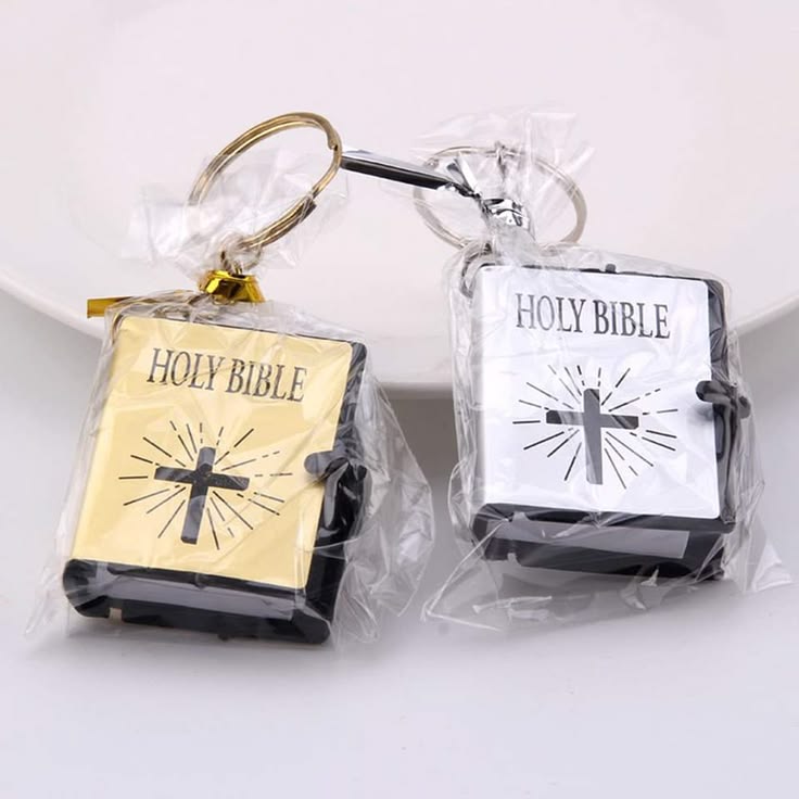NEW!! MINI-BIBLE KEYCHAIN, (english) unique holy bible (keychain)  available in english. ( black and gold color).