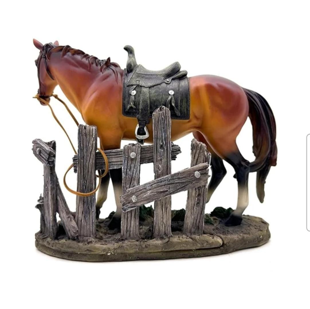 Rustic Western Horse Figurine with Fence Accent, Realistic Equestrian Stallion Statue with Saddle, Country Farmhouse Resin Sculpture for Living Room Shelf, Mantel, and Office Desktop Decor