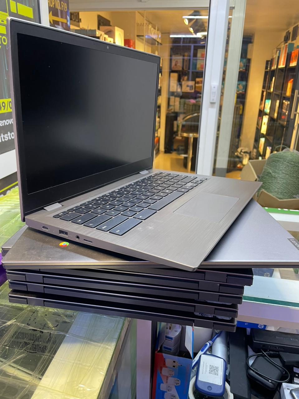 Lenovo 14e Chromebook 14” Touchscreen (32GB)
🔥 Key Specs
Display: 14-inch Full HD (1920×1080) IPS Touchscreen
Processor: AMD Dual-Core (A4 / 3015Ce depending on model)
RAM: 4GB DDR4
Storage: 32GB eMM