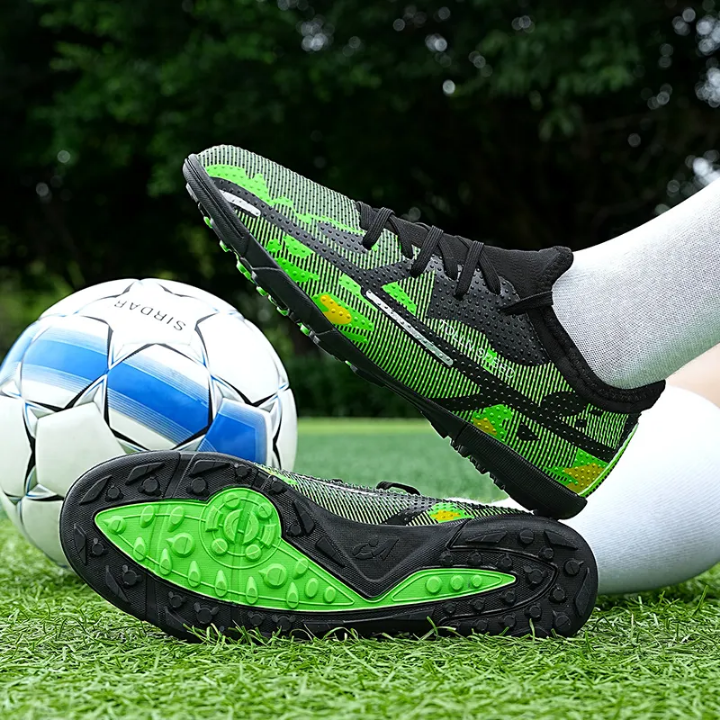 FOOTBALL/SOCCER TRAINERS - SIZE 44 - HIGH QUALITY