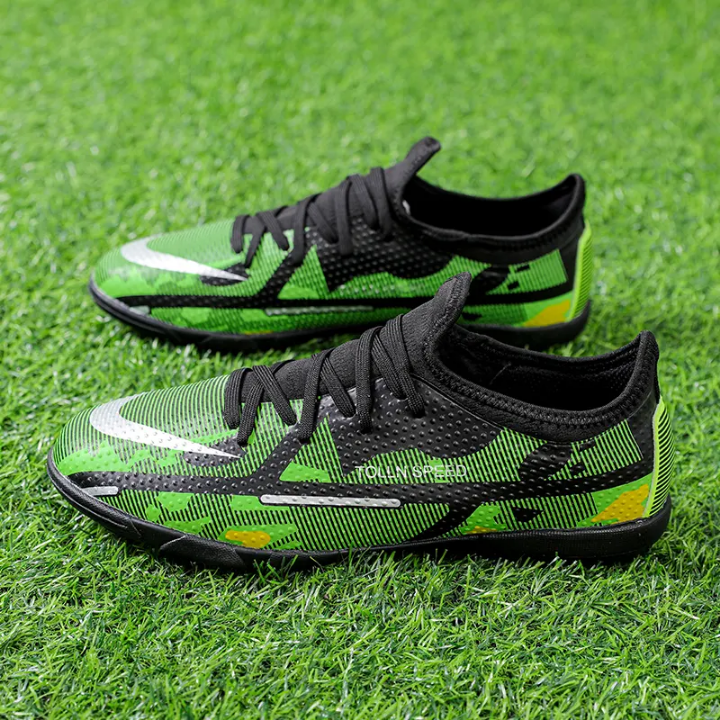 FOOTBALL/SOCCER TRAINERS - SIZE 44 - HIGH QUALITY