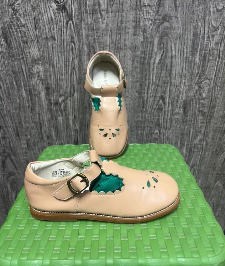 Thrift Kids Shoes- Doll Shoes. Girls Shoes. Doll Shoes. Size 32. Normal Fitting