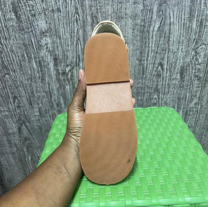 Thrift Kids Shoes- Doll Shoes. Girls Shoes. Doll Shoes. Size 32. Normal Fitting