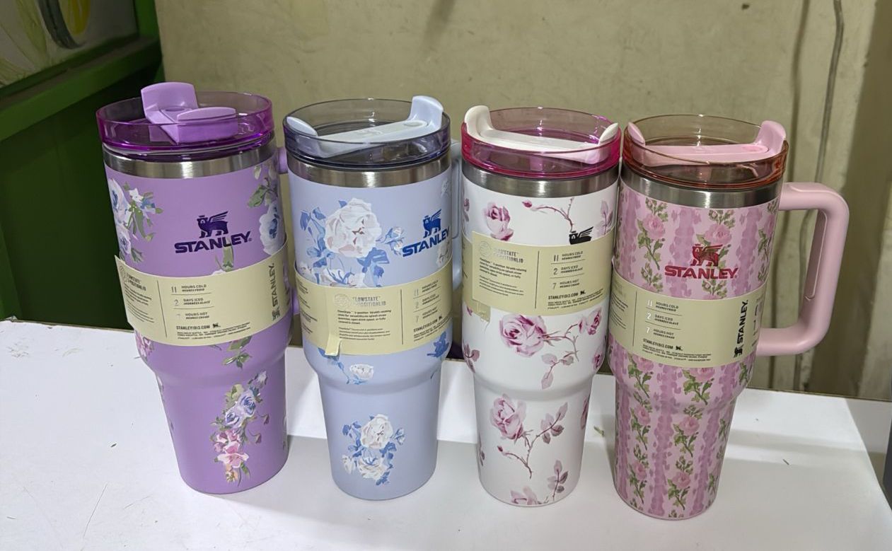 💦New arrival  only on Kilimall online shopping, buy your self this  florol Stanley cup , it has a capacity of 1.8 Litres, ,the tumbler is made of  durable, Rust proof stainless steel, BOSS nature,