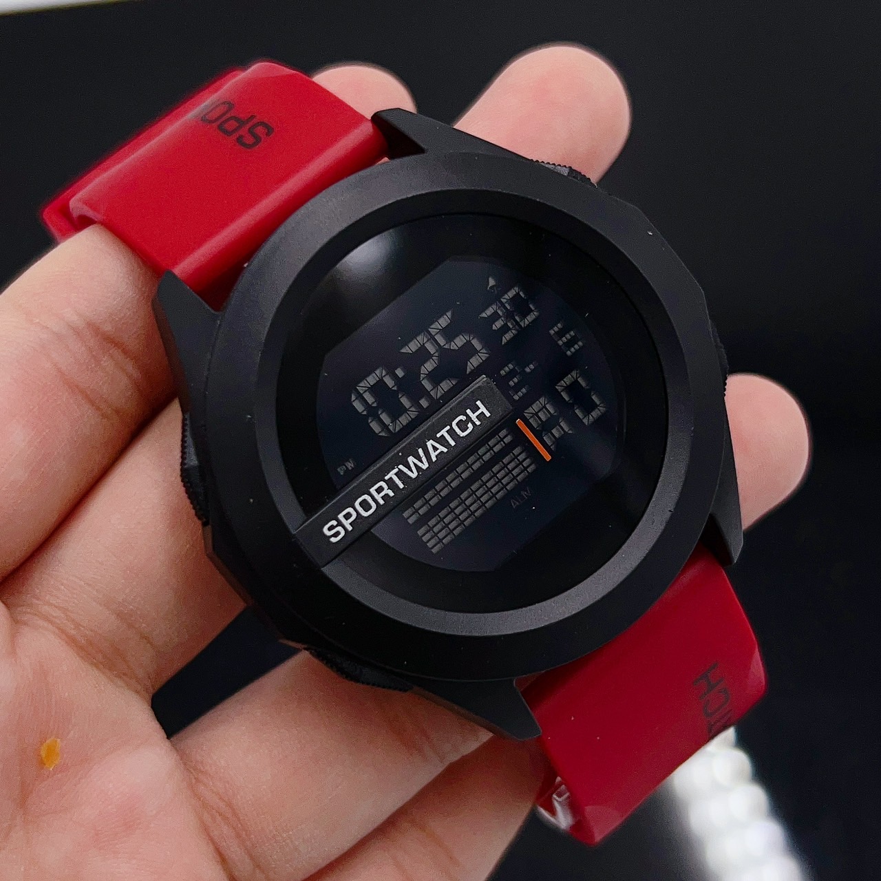 【Clearance Sale】Men's fashionable sports digital circular luminous leisure multi-functional rubber strap watch - 50m Water Resistance, Sports & Fashionable, for Outdoor Adventure & Decoration