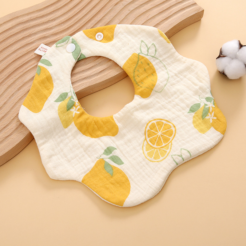 Baby bibs made of six layers of pure cotton gauze, soft and adjustable 360°.