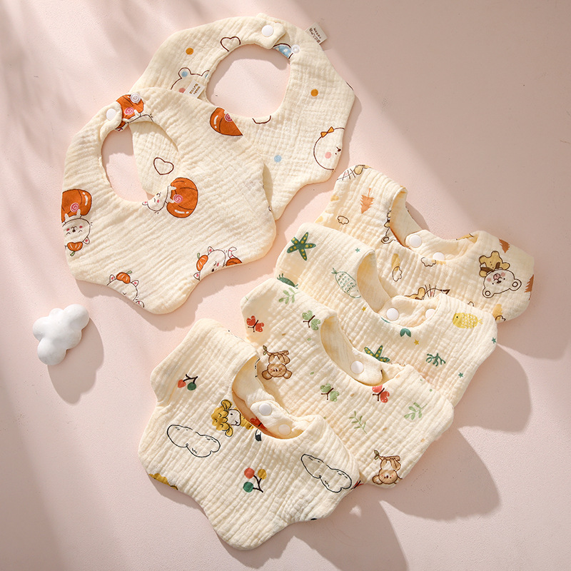 Baby bibs made of six layers of pure cotton gauze, soft and adjustable 360°.