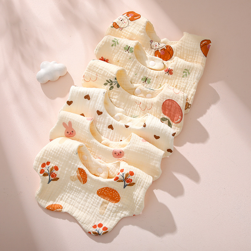 Baby bibs made of six layers of pure cotton gauze, soft and adjustable 360°.