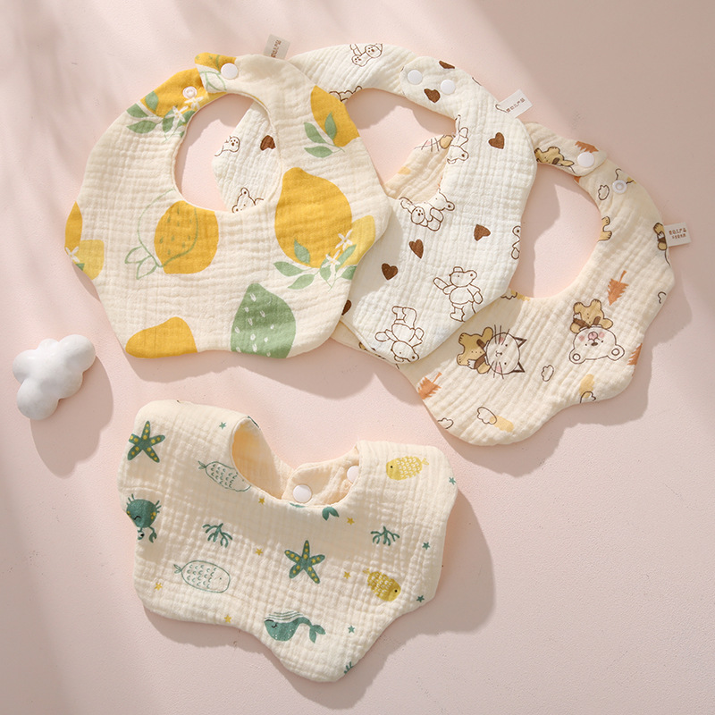 Baby bibs made of six layers of pure cotton gauze, soft and adjustable 360°.