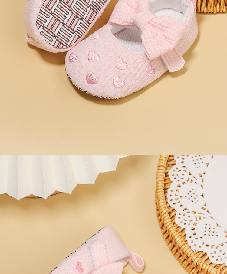 Classic Fashion 0-8M Newborn Love Embroidered Baby Shoes Anti slip Cloth Bottom Shoes for Girls Elegant Casual Princess Shoes