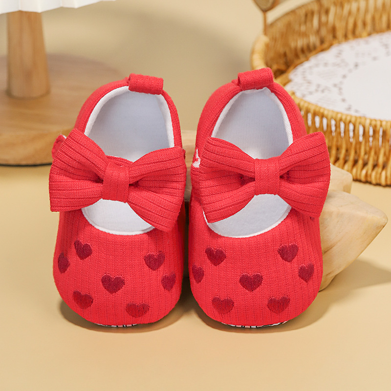 Classic Fashion 0-8M Newborn Love Embroidered Baby Shoes Anti slip Cloth Bottom Shoes for Girls Elegant Casual Princess Shoes