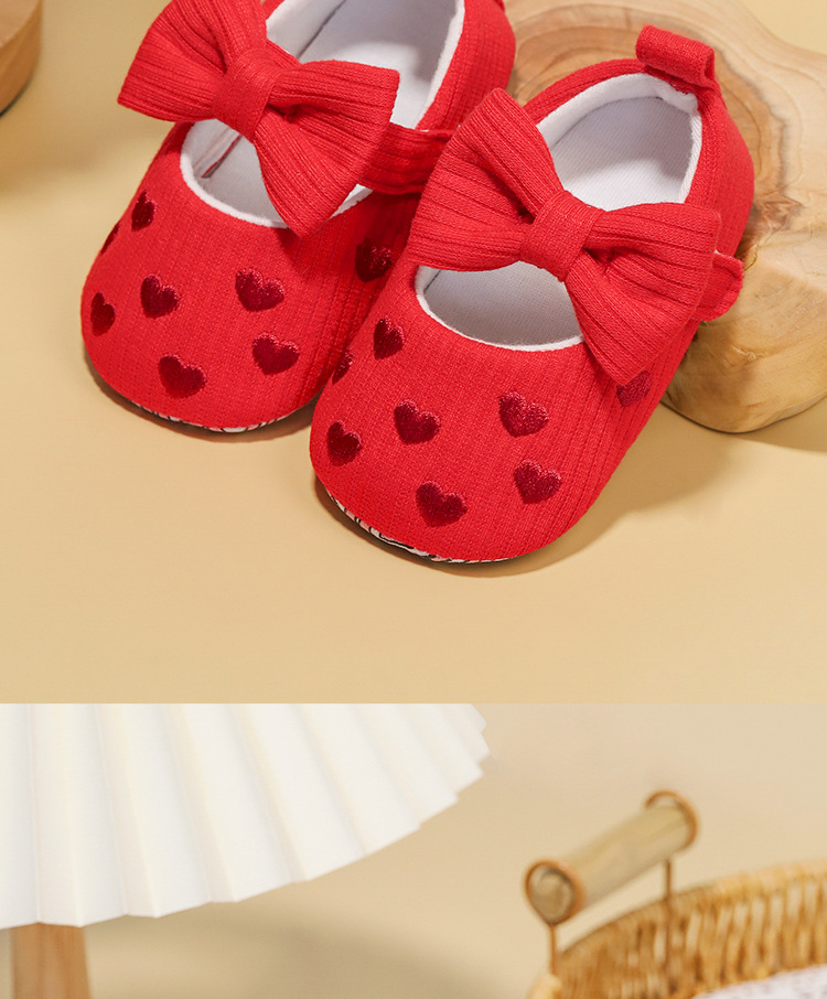 Classic Fashion 0-8M Newborn Love Embroidered Baby Shoes Anti slip Cloth Bottom Shoes for Girls Elegant Casual Princess Shoes