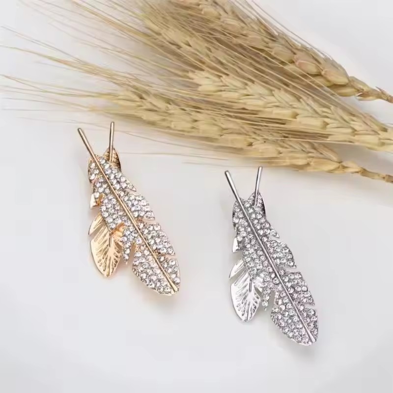 Temperament Elegant Full Rhinestone Hollow Feather Brooch Men's Classic Brooch Set Lapel Pin Jewelry Luxury Accessories A-1701