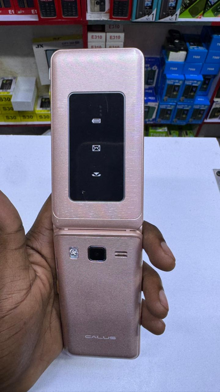 LIMITED DISCOUNT💃🏻💃🏻🔥🔥CALUS W999 Flip Phone - Quad SIM, 32GB Storage, 2.4" Display, Type-C FEATURE PHONE WITH Bluetooth /Wireless FM/SD Slot kabambe/katululu/mulika mwizi/button feature phone
