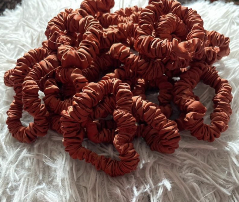 mini Satin Scrunchie,1 piece,Satin Hair Ties Girls Ponytail Holders Rubber Band Elastic Hairband Hair Accessories.    Soft and smooth on hair,elegant and classy lady.Try it your hair will thank you