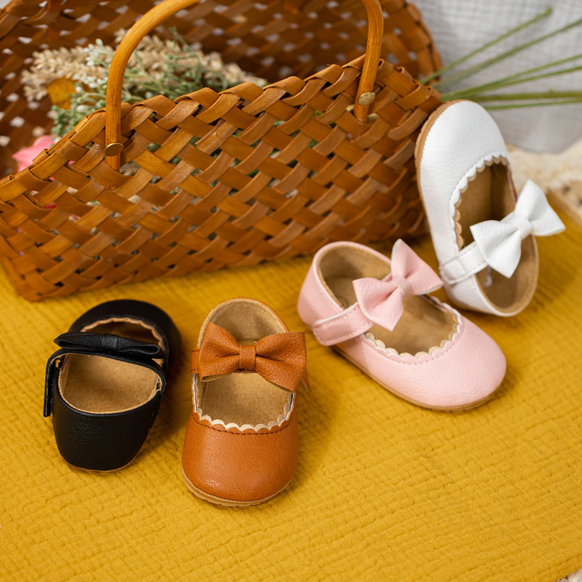 2026Black Fashion Newborn Party Princess Shoes Boys And Girls' First Step Walking Shoes Rubber Soled Anti Slip Baby Shoes 0-18M