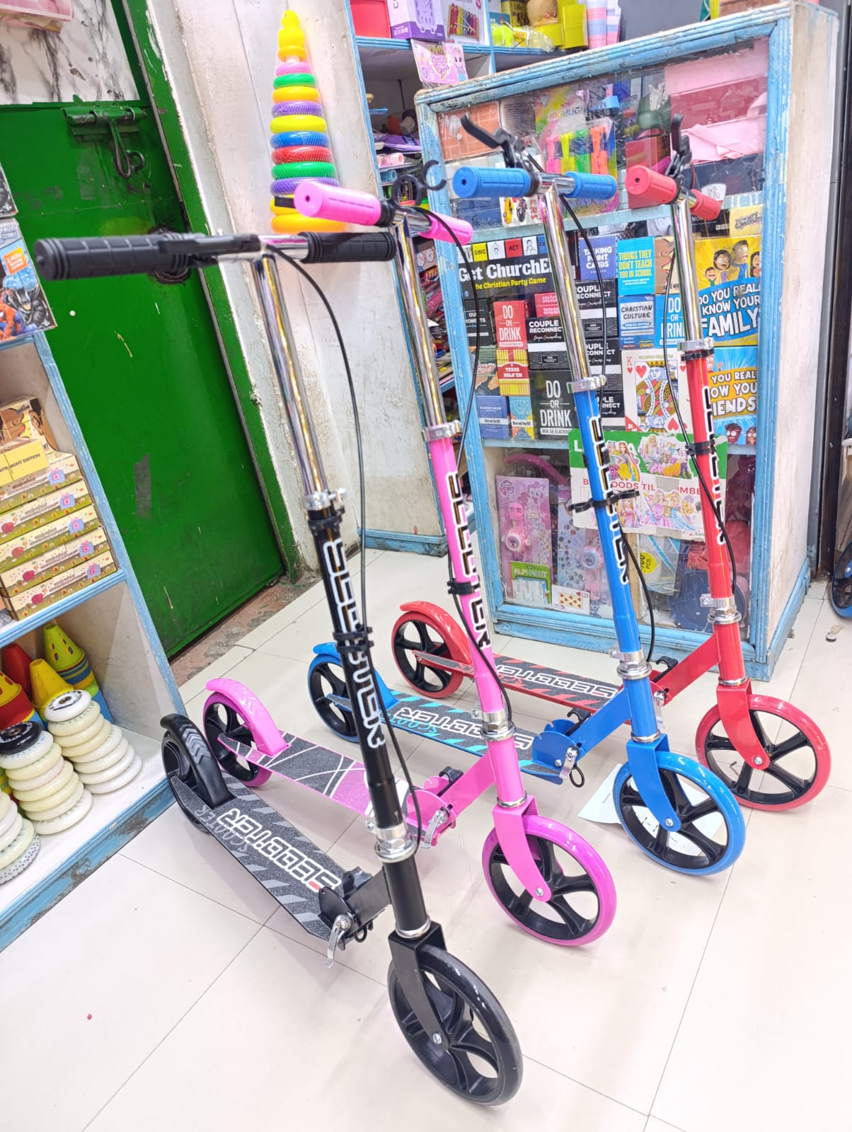 Teens Metallic Scooter – Durable Foldable Kick Scooter for Kids & Teens, Adjustable Height, Smooth Ride, Strong Frame