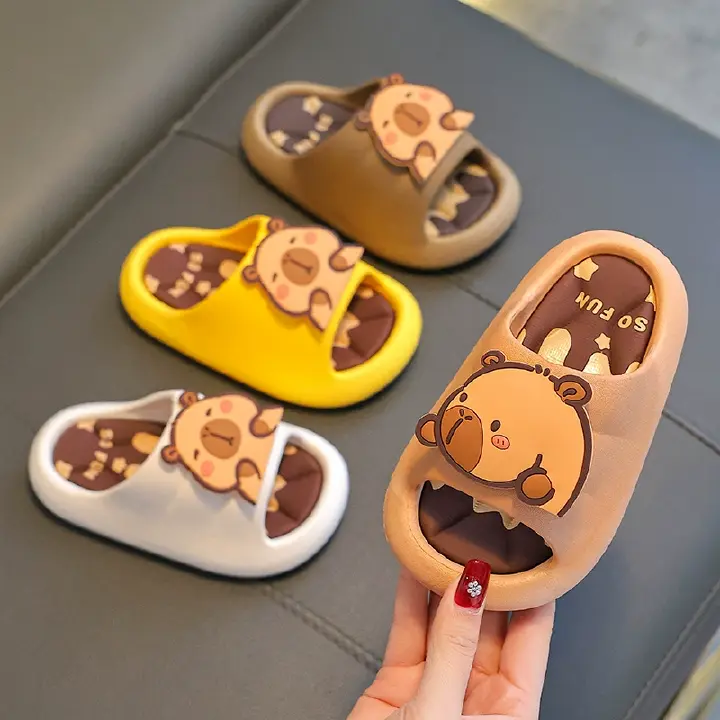 Boys' Shoes Kid Capybara Summer Kids Slippers Anti-Slip Cute Boys Girls Home Bath Slippers for Toddler & Big Children Outdoor Slippers
