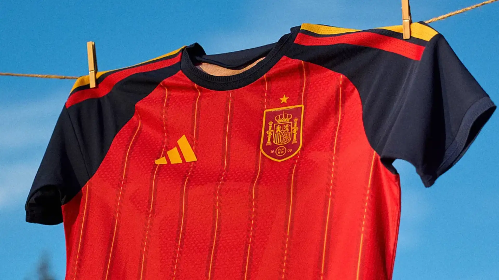❤️ ROYAL FURY • WORLD CUP 2026 🇪🇸 Spain Fan Jersey – Bold Red Football Kit ⚽ Breathable Sports Wear 🔥 Premium Replica Edition