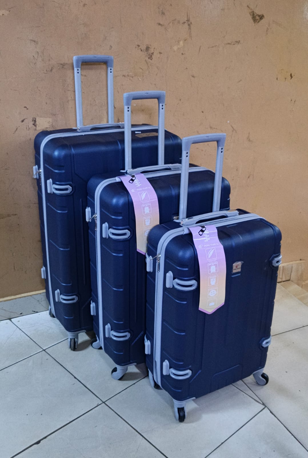 GRAB TODAY WHILE STOCK LAST‼️‼️✔️PRICE DROP
3 in 1 Luxurious Fibre Suitcase*

▪️Zipper closure frame.
▪️360 Easy-glide spinner wheels. 
▪️Telescopic handle system locks in multiple levels to adapt.
▪️