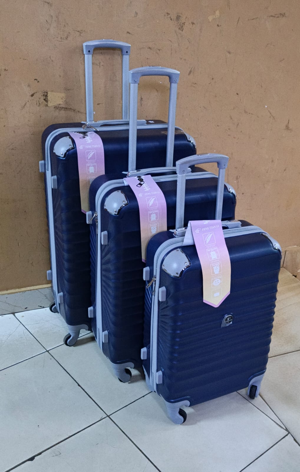 GRAB TODAY WHILE STOCK LAST‼️‼️✔️PRICE DROP
3 in 1 Luxurious Fibre Suitcase*

▪️Zipper closure frame.
▪️360 Easy-glide spinner wheels. 
▪️Telescopic handle system locks in multiple levels to adapt.
▪️