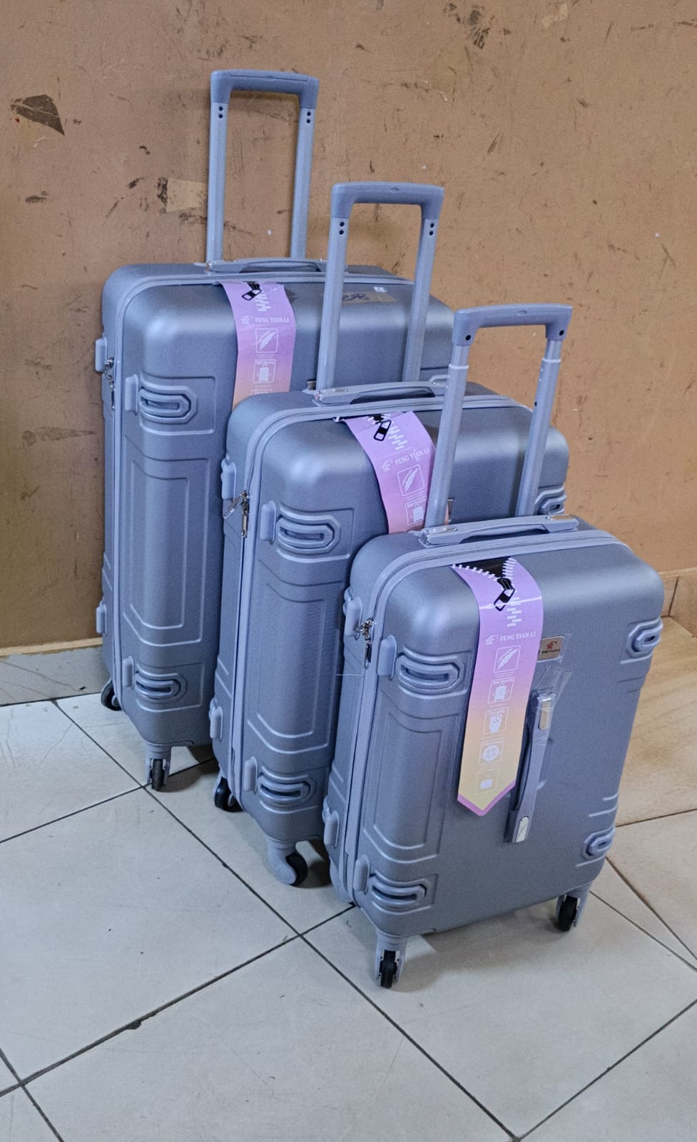 GRAB TODAY WHILE STOCK LAST‼️‼️✔️PRICE DROP
3 in 1 Luxurious Fibre Suitcase*

▪️Zipper closure frame.
▪️360 Easy-glide spinner wheels. 
▪️Telescopic handle system locks in multiple levels to adapt.
▪️