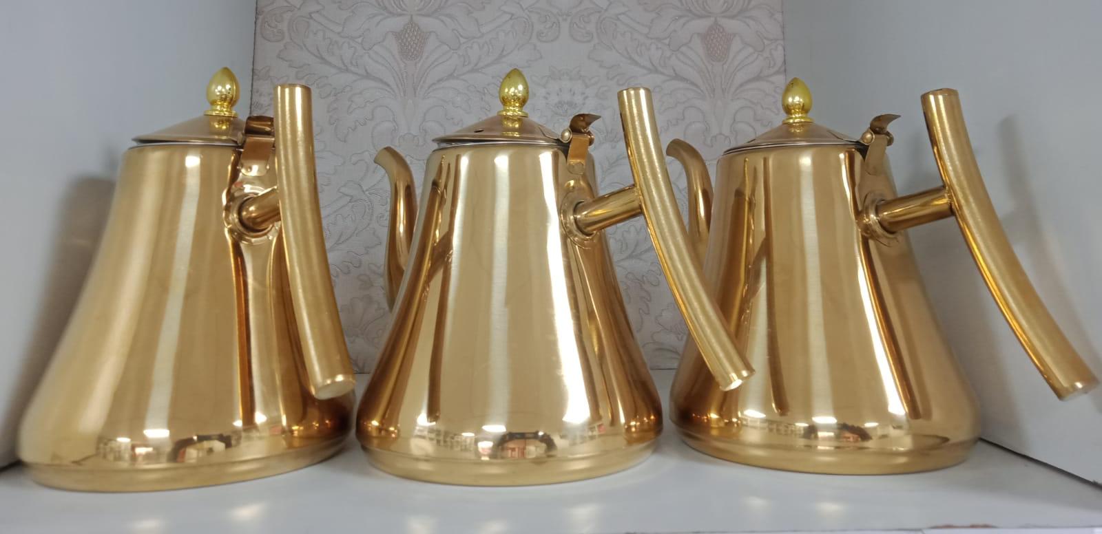 KETTLE. 2 ltrs stainless steel kettle, Durable, food-grade stainless steel that is heat-resistant and rust-proof. A modern, sleek silhouette with a high-shine mirror finish.