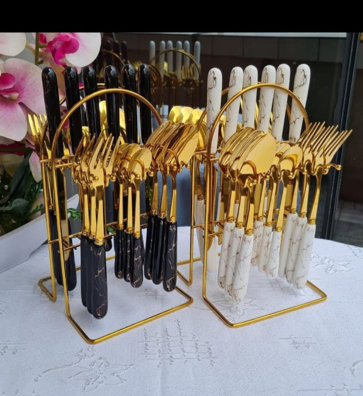 CUTLERY SET. 24pcs Heavy Marble Gold cutlery sets, made of stainless steel, which is known for its longevity and is also easy to clean.