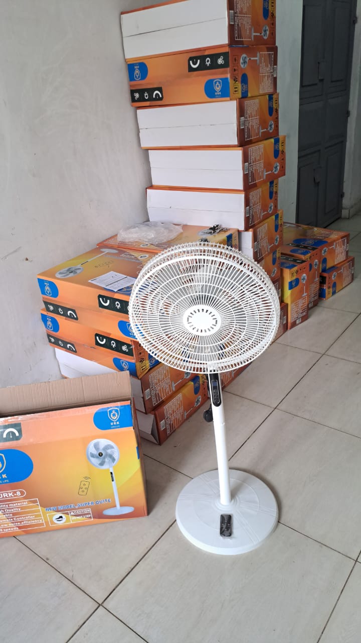 Standing fan 16 inch URK white/Black with rmt control less noise3 speed Special design fan blade & powerful motor for strong air delivery. Quiet operation. Tilting