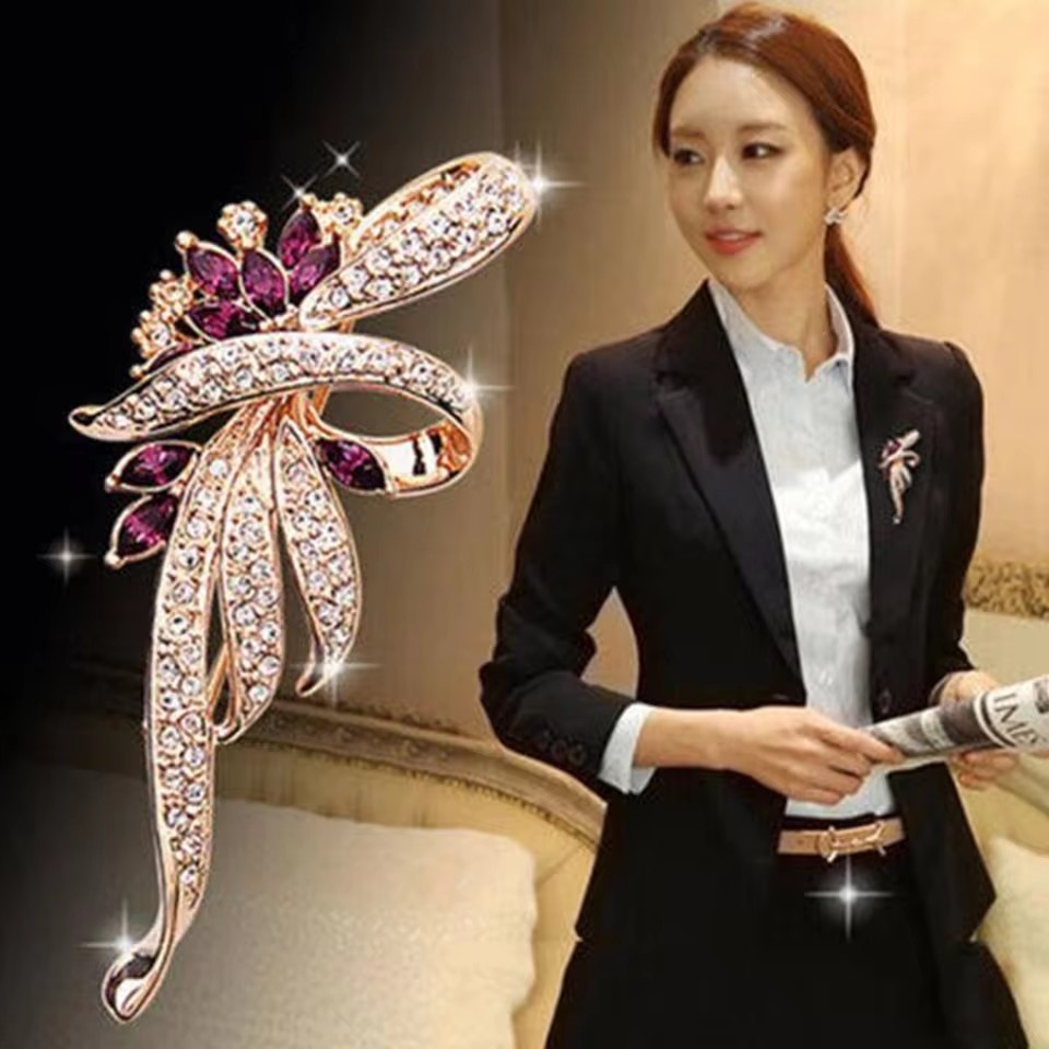 1PC Elegant Crystal Bauhinia Brooches for Women Fashion Rhinestone Bouquet Brooch Wedding Jewelry Clothing Coat Lapel Pins