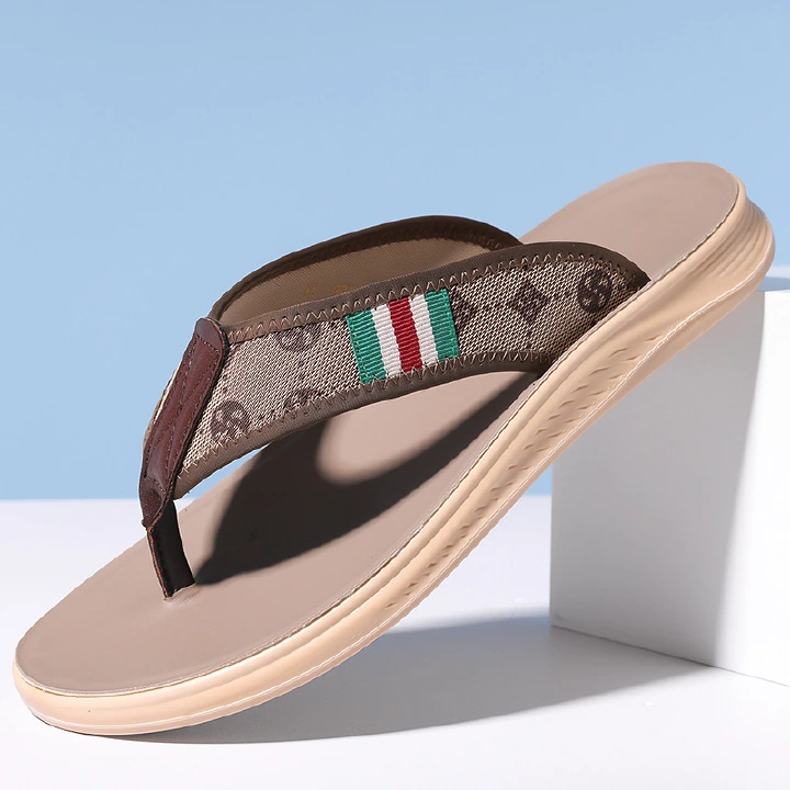 Men's Casual Breathable Comfortable Sandals: Hong Kong-Style Flip-Flops, Versatile Casual Beach Shoes, Non-Slip Men's Footwear