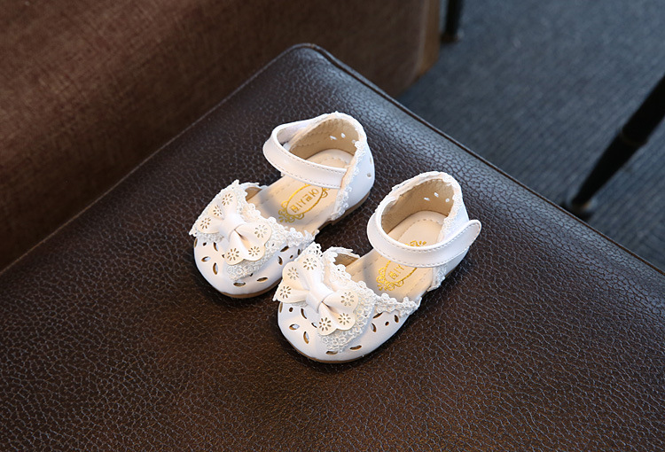 New girls' hollow out anti slip and wear-resistant sandals half sandals Korean version children's bow princess baby shoes soft sole fashionable single shoe