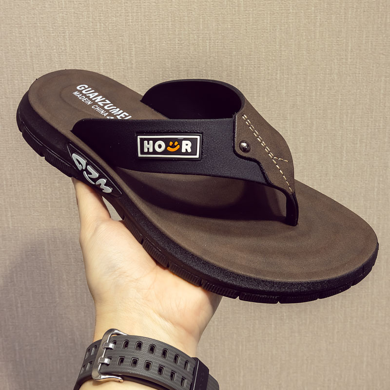 Men’s Summer Outdoor Slip-On Sandals: Non-Slip, Durable, Breathable, Thick-Soled Flip-Flops for the Beach