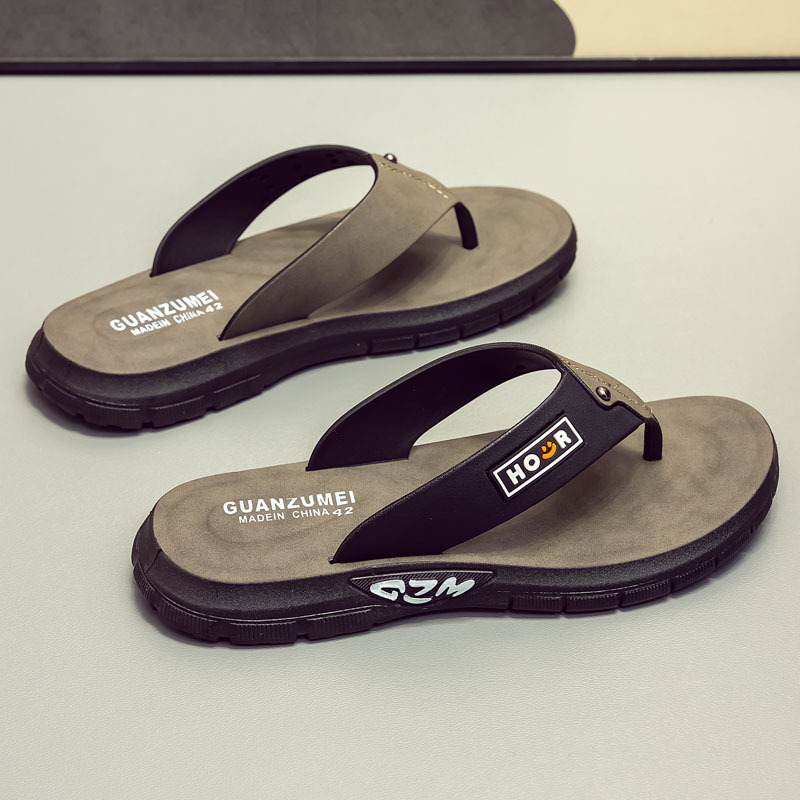 Men’s Summer Outdoor Slip-On Sandals: Non-Slip, Durable, Breathable, Thick-Soled Flip-Flops for the Beach
