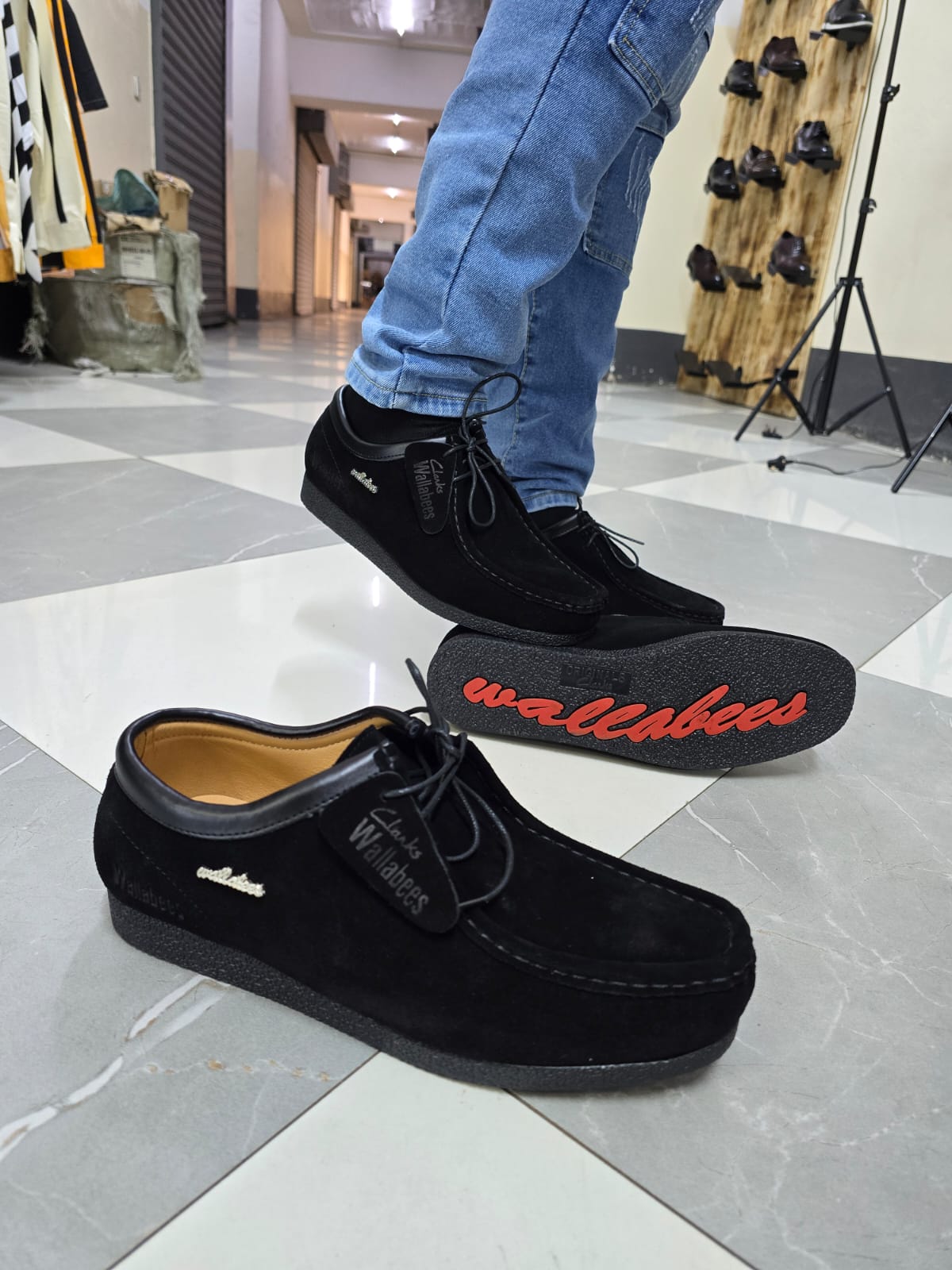 🔥💯 Original Clarks Wallabee – Premium Leather Quality & Rubber Sole
Step out in timeless style with the iconic Clarks Wallabee. Designed for both comfort and durability.