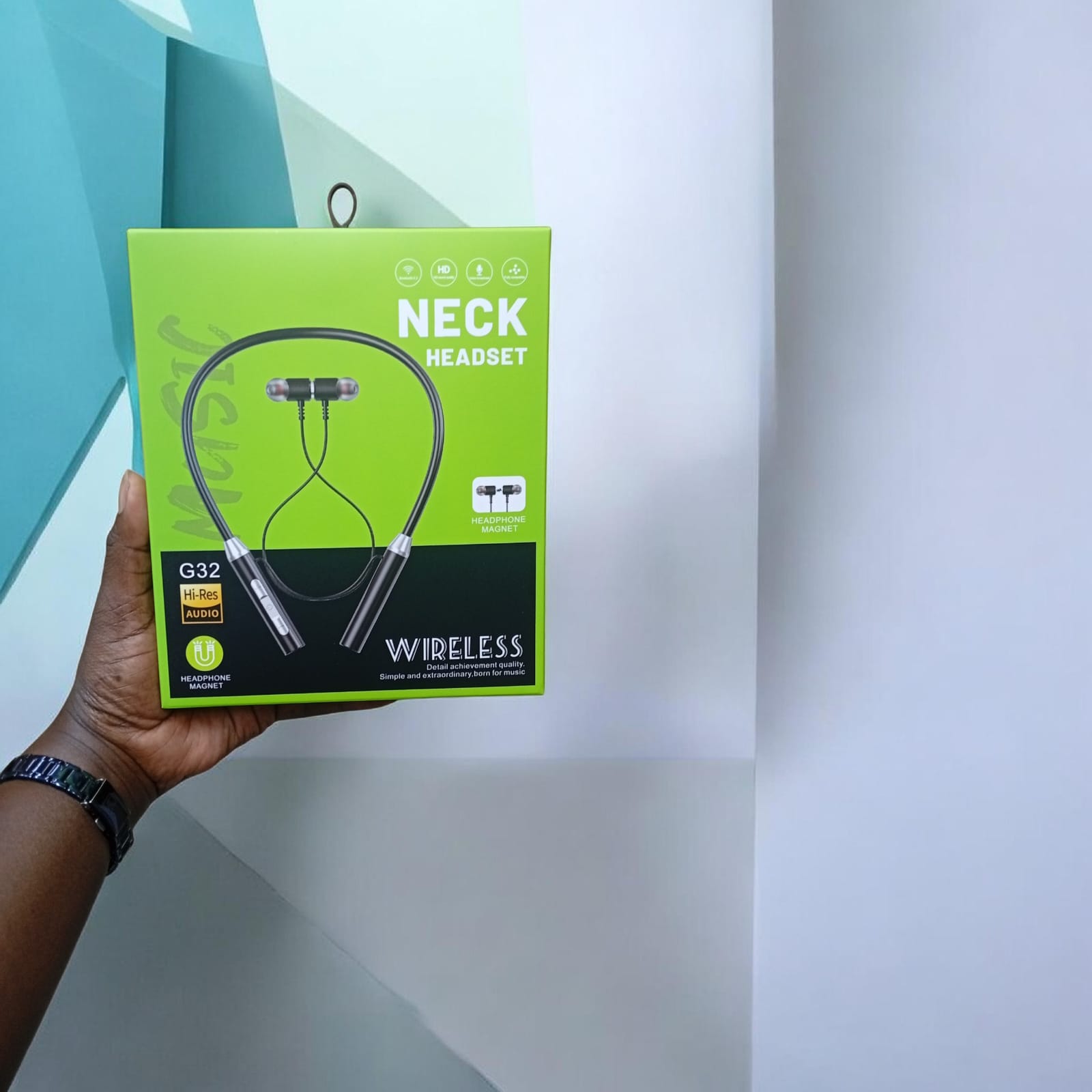 Necklace Neck band Wireless Earphone up to 30 hours of playtime Bluetooth