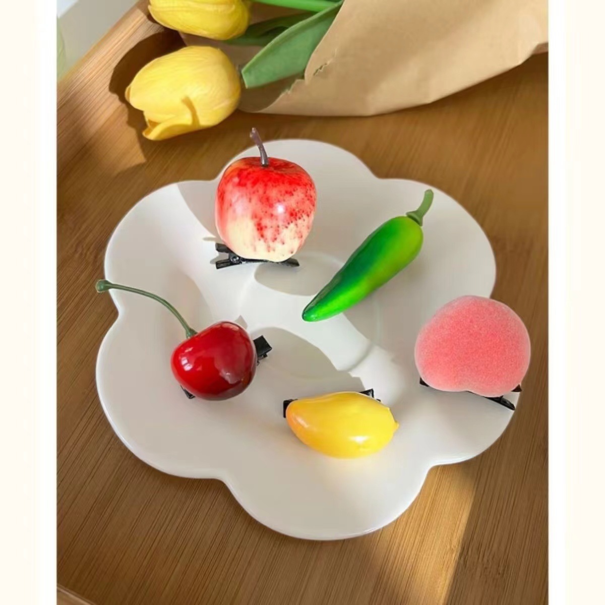 10 *PCS Internet celebrity hair clips, one yuan stall, funny simulation fruit and vegetable hair clips, party fun headwear, children's hair clips and hairpins.
